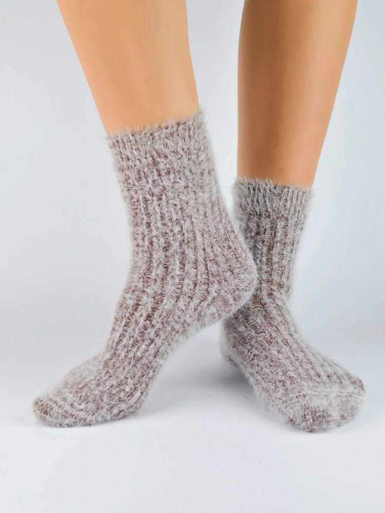Dámske hrubé nadýchané ponožky SB038