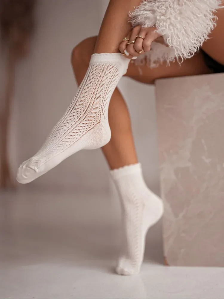 MILENA - ažurové ponožky bavlnené